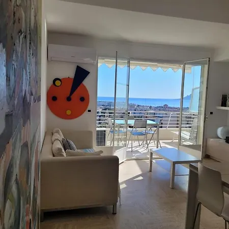 The Horizon - Sea View & Peaceful Retreat Apartment